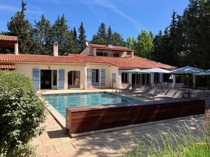 Hôtel pour 2 personnes, avec Terrasse et Jardin ainsi que Piscine et Vue à Le Val - 2