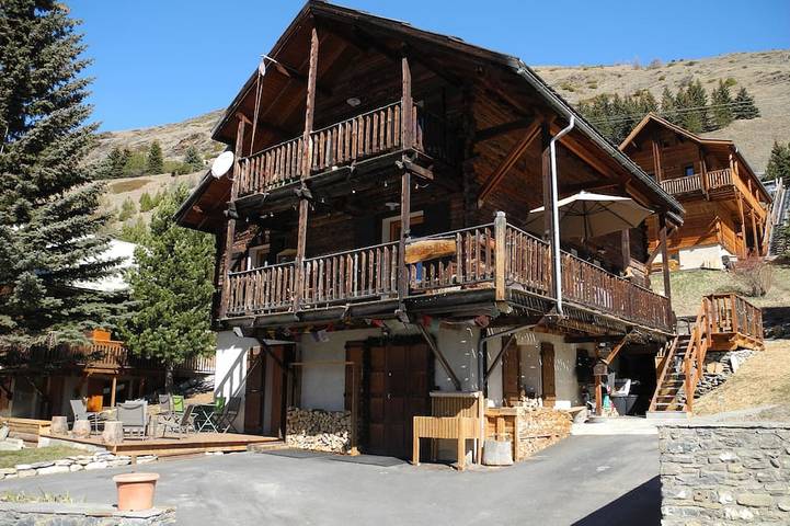 Chalet pour 10 personnes, avec jardin, animaux acceptés dans Queyras