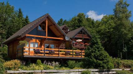Gîte pour 5 personnes, avec piscine et terrasse dans Dochamps