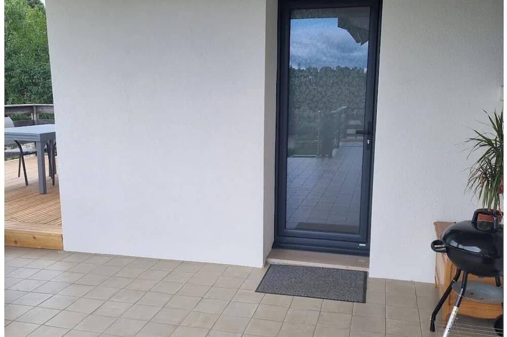 Ganze Wohnung, Cosy apartment with terrace 3 minutes from the lake on foot in Clairvaux-les-Lacs, Französischer Jura