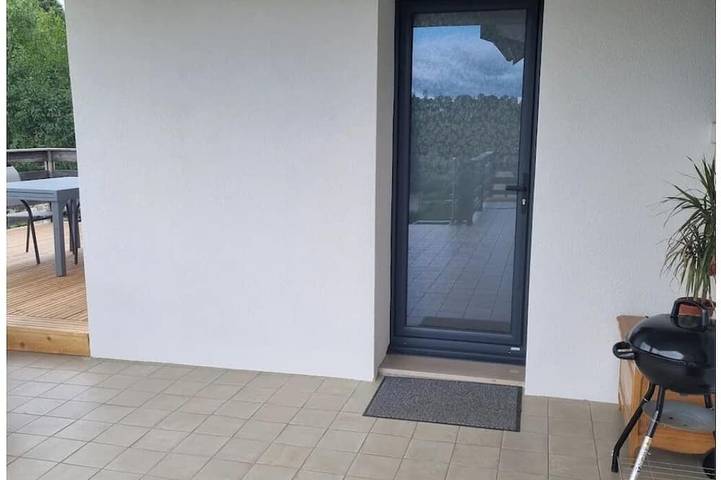 Ganze Wohnung, Cosy apartment with terrace 3 minutes from the lake on foot in Clairvaux-les-Lacs, Französischer Jura