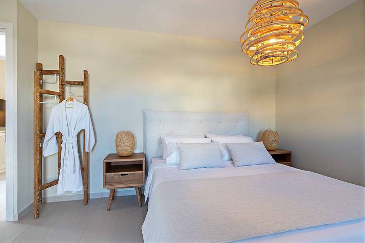 100 m van het strand, kinderzwembad, ping pong, sauna en fitnessruimte, privé ligbedden! in Rethymno (City), Rethymno en omgeving