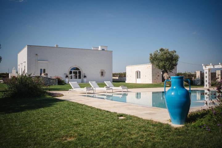 Villa per 6 persone, con Idromassaggio e Giardino nonché Piscina e Panorama a Mola di Bari