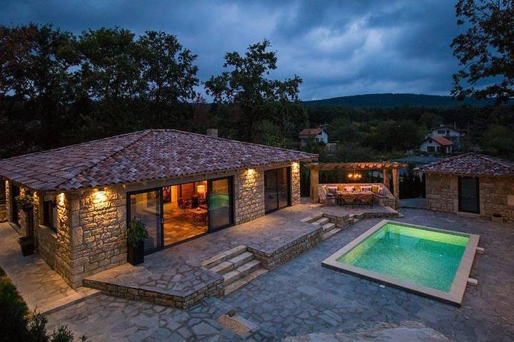 Ferienhaus für 6 Personen, mit Terrasse und Garten in Bulgarien - 2