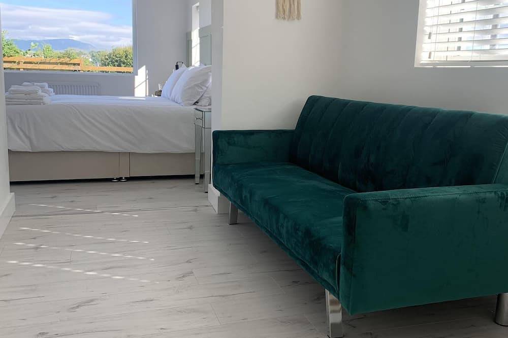 Luxury Cottage, views of the Lakes with Hot Tub in Cockermouth, Lake District