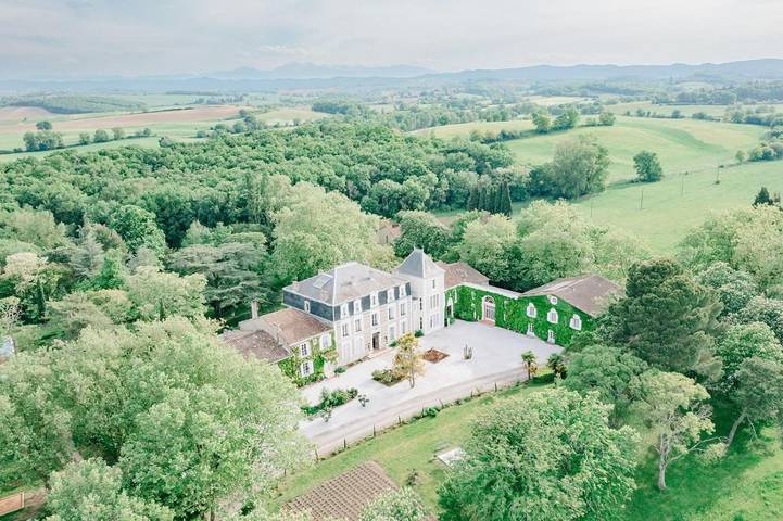 Gîte, avec Jardin et Piscine à Mazerolles-du-Razès