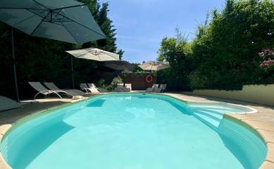 Gîte pour 4 personnes, avec piscine ainsi que jardin et jacuzzi, animaux acceptés en Dordogne