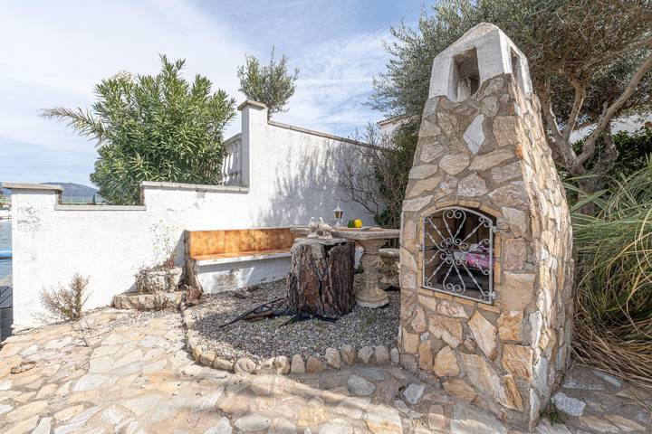 Agradable chalet de dos dormitorios con amarre de 12,5 in Ampuriabrava, Alt Empordà