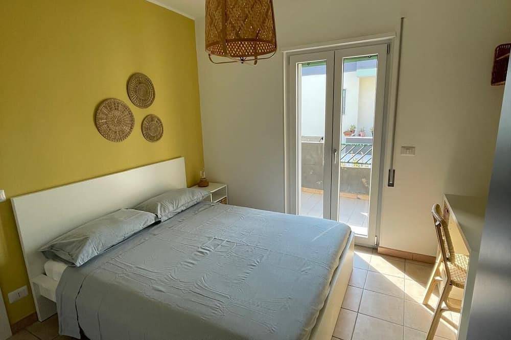 Ganze Wohnung, House 10 min walk from the sea, equipped with terrace equipped with outdoor shower in Marina di Ginosa, Golf von Tarent