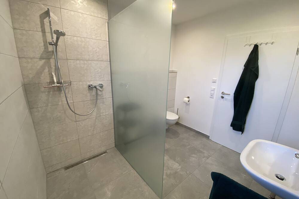 Ganze Wohnung, Ferienwohnung \"Fichte\" in Ravensburg im Grünen / Bodensee/ naturnah Neubau in Ravensburg, Region Bodensee-Oberschwaben