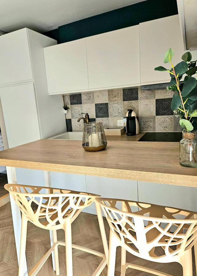 Gîte pour 4 personnes, avec vue ainsi que balcon et vue sur le lac dans Port de Meze - 3