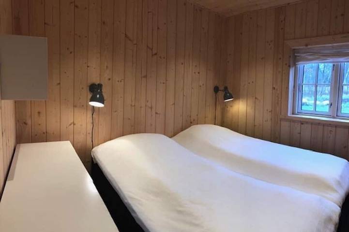 Stilvolles Seehaus, hot tub im Freien, Seeblick, Naturnähe. Haustierfreundlich. in Vallåsen, Halland