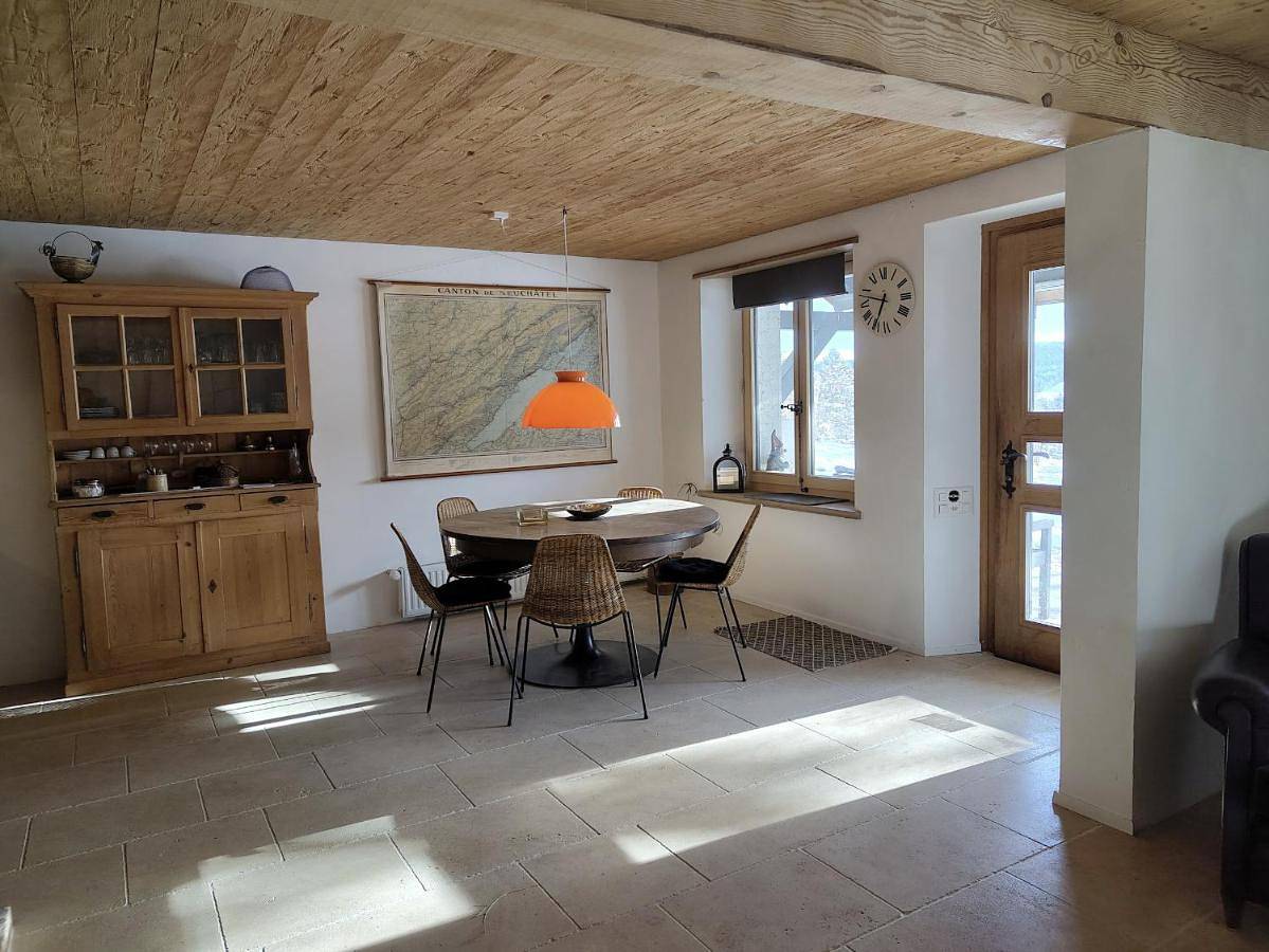 Appartement entier, One-Bedroom Apartment in Le Locle, Massif du Jura