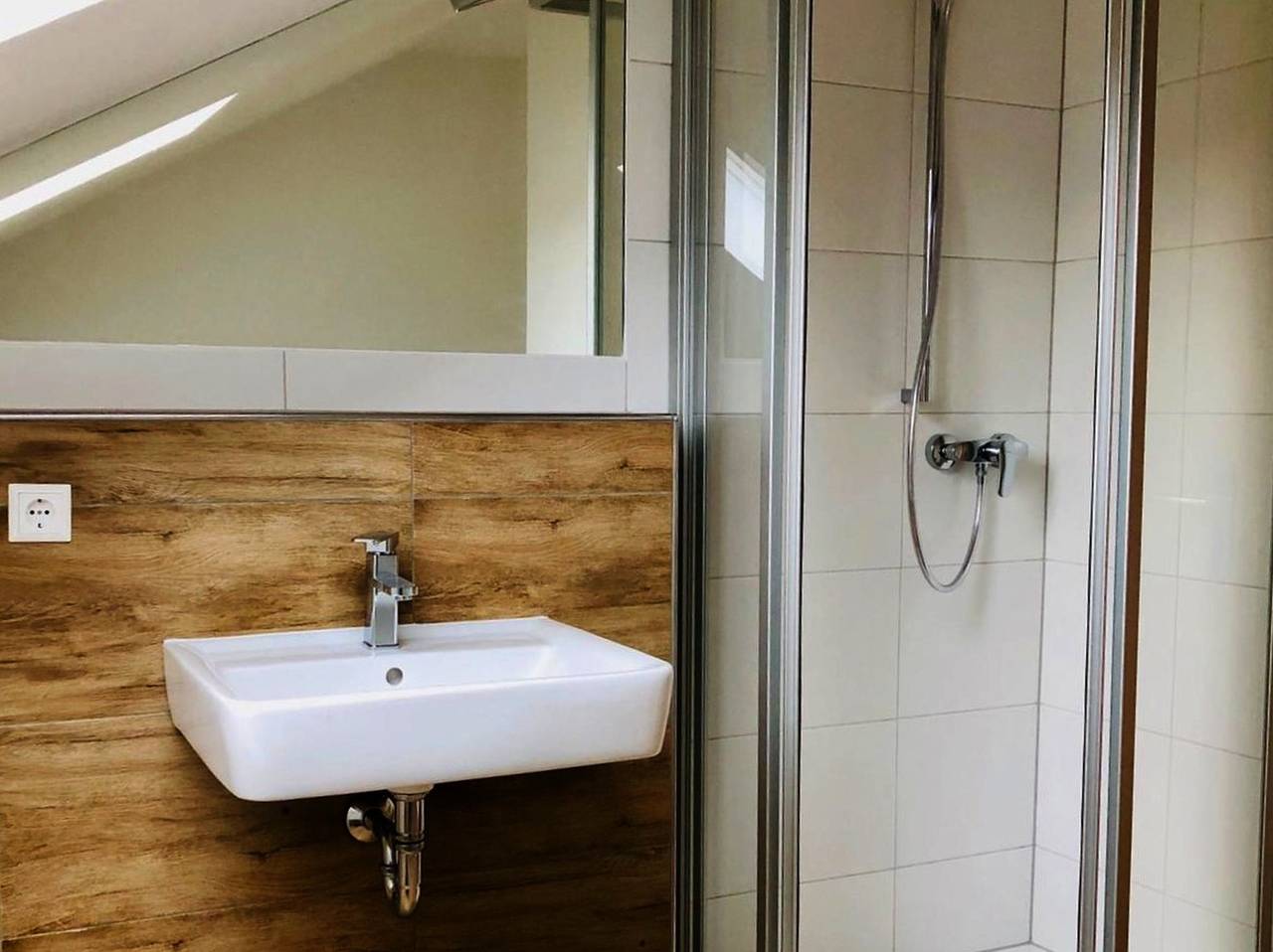 Gästezimmer am Hochrhein - Doppelzimmer mit Gemeinschaftsbad in Lauchringen, Südschwarzwald