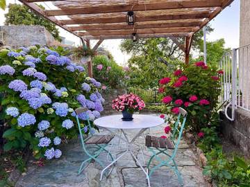 Location de vacances pour 3 personnes, avec vue et jardin, animaux acceptés à Murato