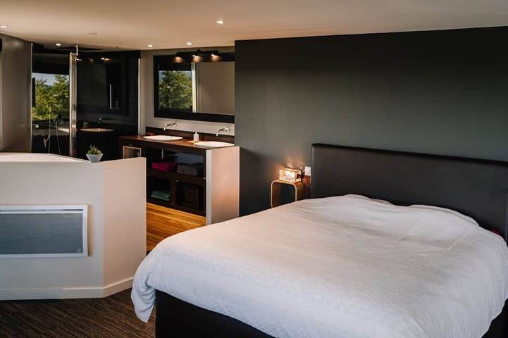 Location de vacances pour 8 personnes, avec jardin ainsi que balcon et piscine, animaux acceptés à Pimbo - 2