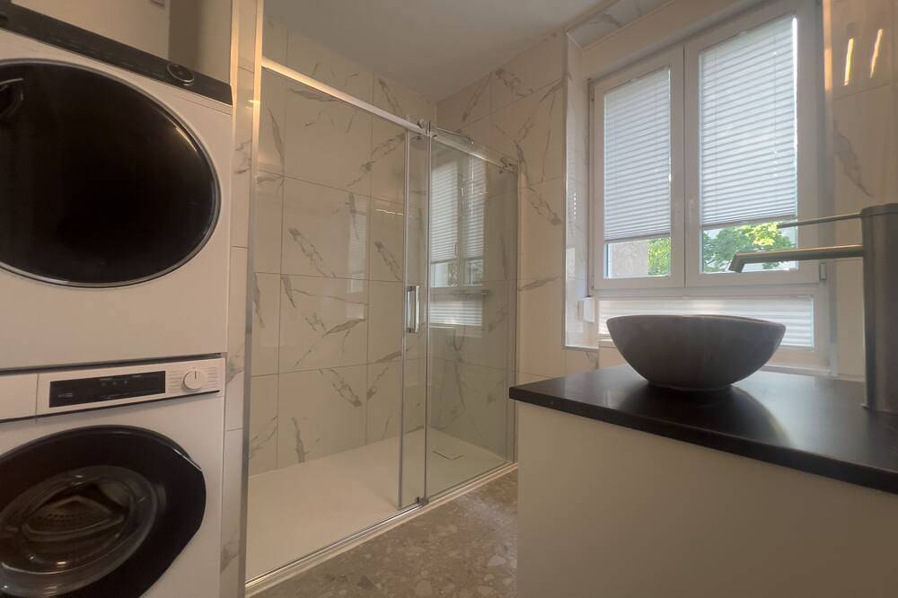 Appartement entier, New 2-bedroom apartment with a kitchen in Offenbach-sur-le-Main, Offenbach