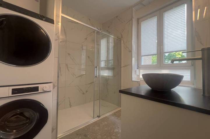 Entire apartment, New 2-bedroom apartment with a kitchen in Offenbach am Main, Offenbach