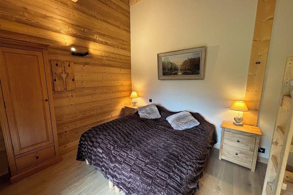 New luxury chalet Morzine la cote d'arbroz. beautiful view in quiet area in La Côte-d'Arbroz, Les Portes du Soleil