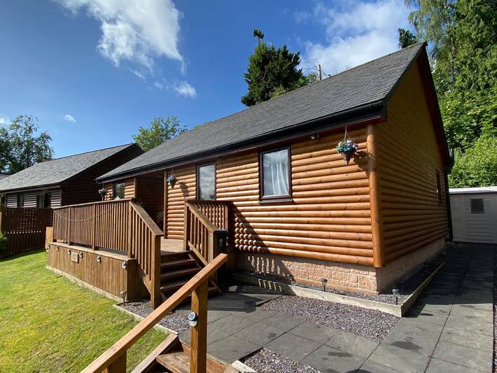 Glamping for 6 people, with garden and balcony as well as hot tub, child-friendly in Perthshire