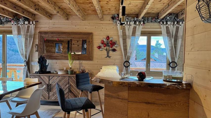 Gîte pour 11 personnes, avec jardin et vue sur le lac ainsi que terrasse et vue à Barésia-sur-l'Ain - 2