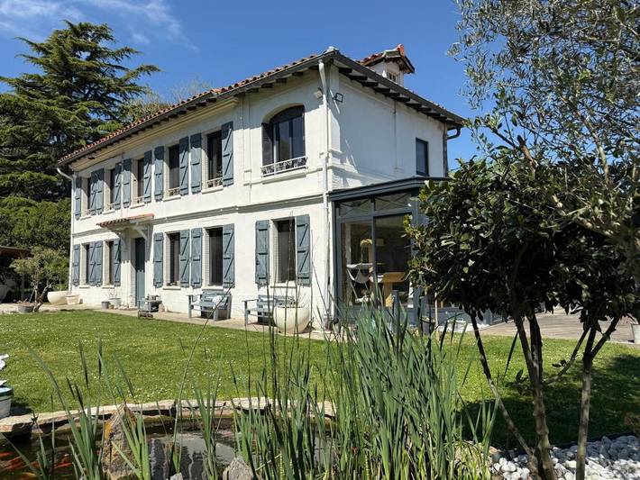 Gîte pour 4 personnes, avec Terrasse ainsi que Jardin et Piscine à Castanet-Tolosan