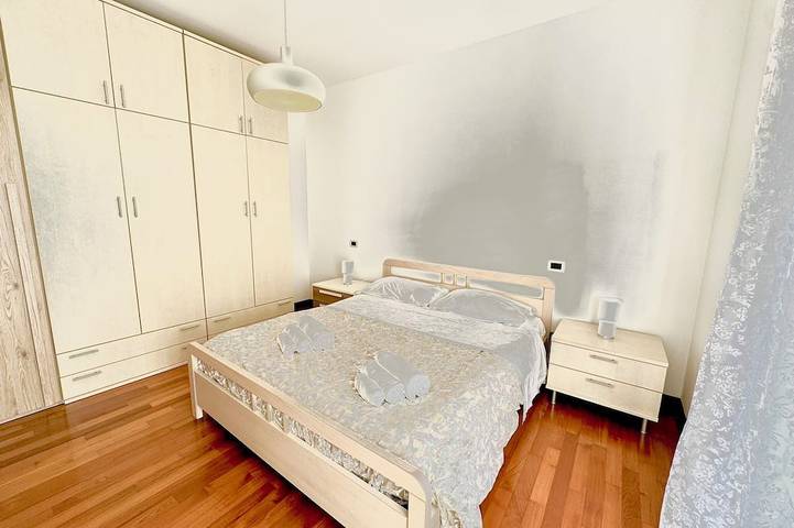 Appartement entier, 2 steps from the sea with terrace, double air conditioner - sleeps 4 in Le Naiadi (Pescara), Pescara