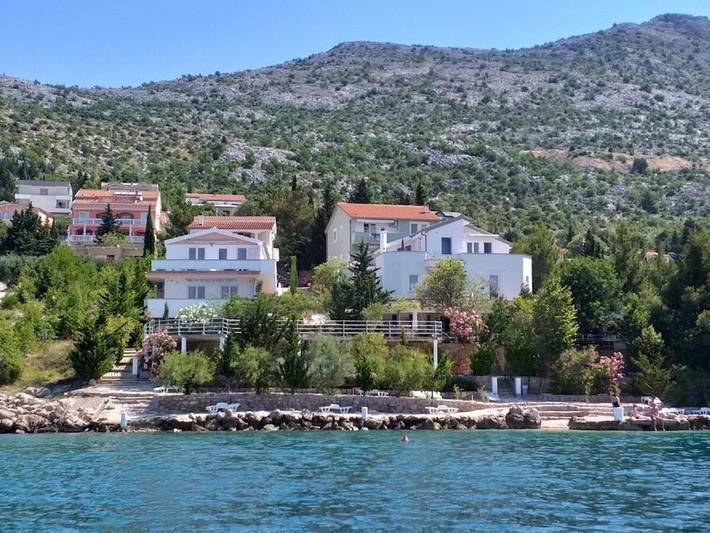 Ferienhaus für 5 Personen, mit Balkon und Terrasse sowie Garten und Pool in Starigrad Paklenica - 3