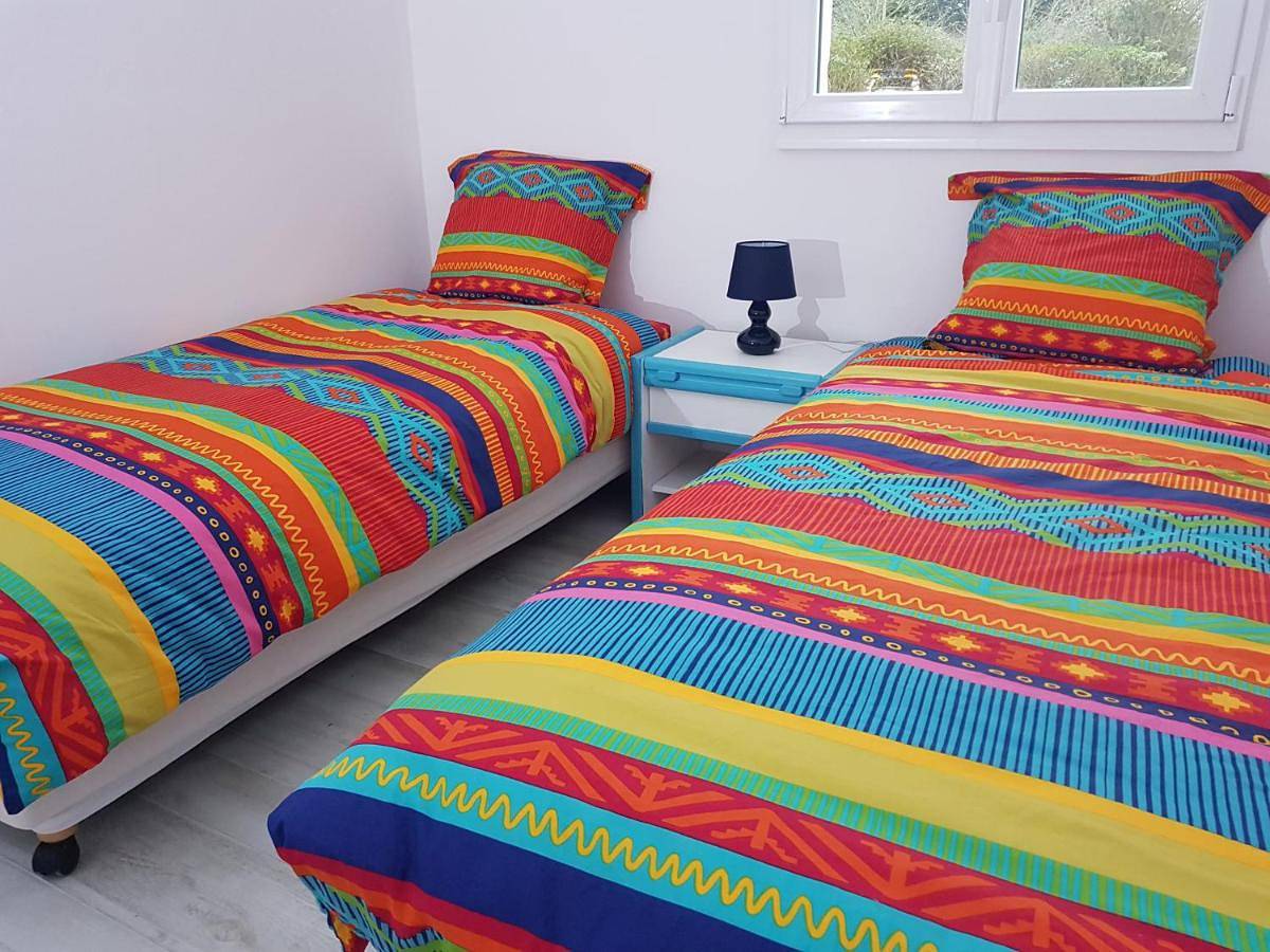 Twin Room with Shared Bathroom in Le Palais, Côte des Mégalithes