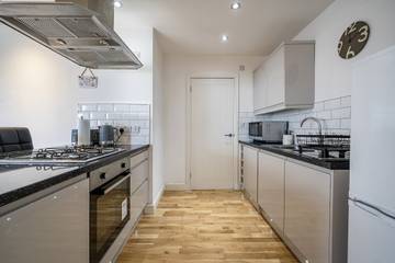 Log Cabin for 4 People in Paignton, Torbay, Photo 3