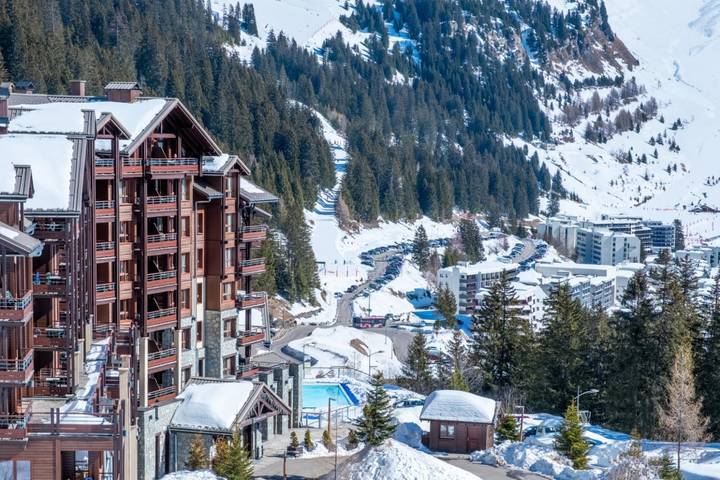 Chalet voor 4 personen, with terras and zwembad as well as sauna and whirlpool, met huisdier in Flaine