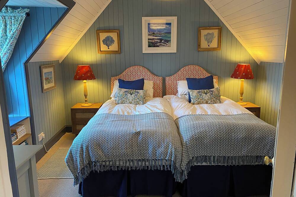 Alltcreich - shore side pet-friendly cottage with amazing views in Loch Linnhe