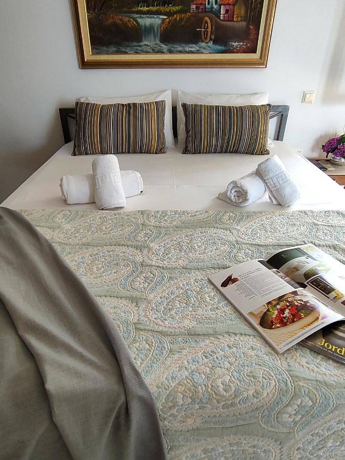 King Size bed, Terra relaxa, Vista al mar, near Achilleio in Πέραμα, Κέρκυρα