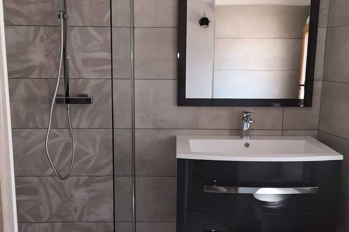 Location de vacances pour 4 personnes, avec piscine ainsi que terrasse et jardin à Le Muy - 3