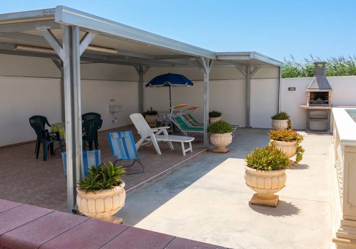 Apartamento entero, Villa con piscina en Punta Prosciutto, 120 m², área de juegos in Porto Cesareo, Golfo de Tarento