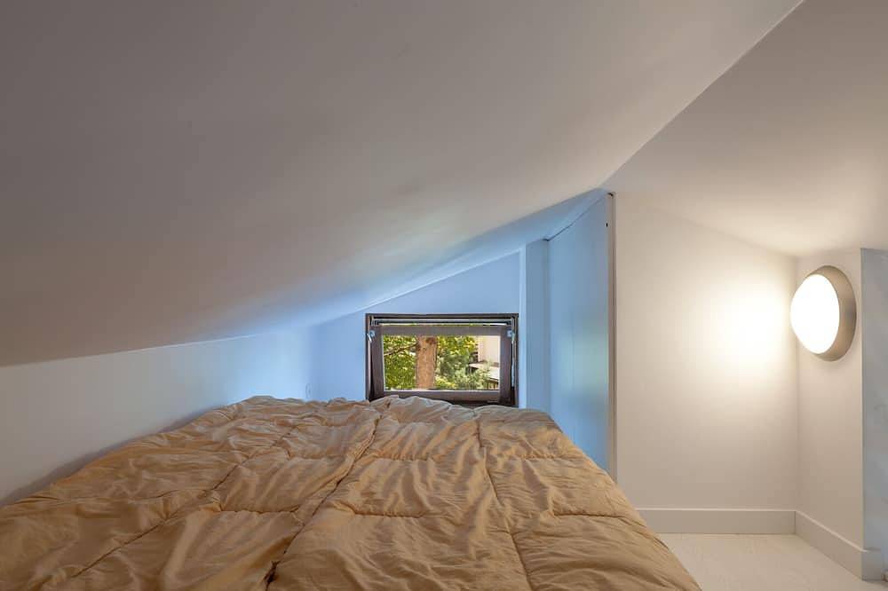 Port-Ripaille: lake and mountain + mooring place in Thonon-les-Bains, Thonon-les-Bains region