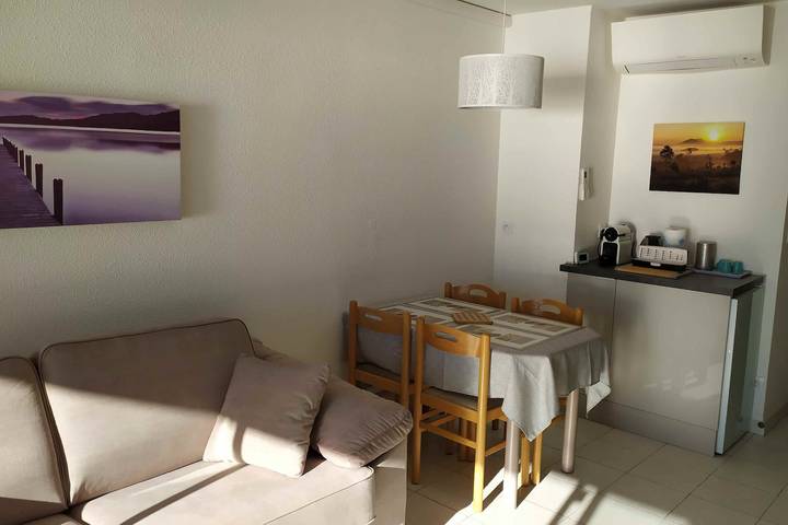 Gîte pour 4 personnes, avec piscine et balcon dans Theatre De La Licorne - 3