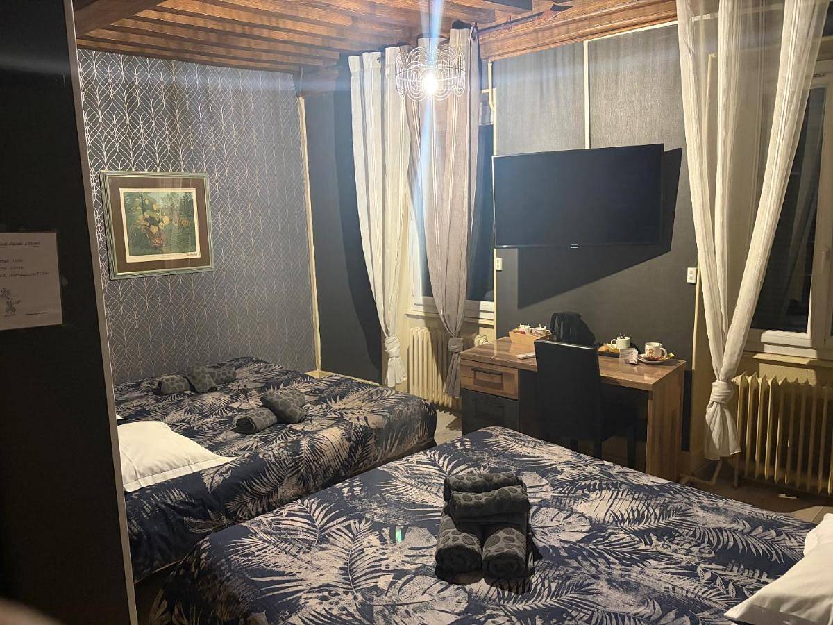 Twin Room in Gueugnon, Région de Charolles