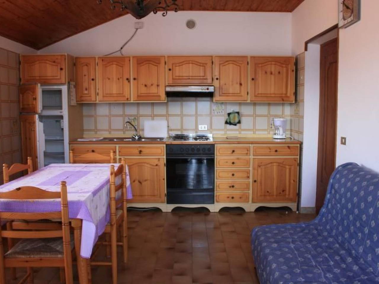 Ganze Wohnung, Wohnung mit schönem Garten in Brenzone, Gardasee-Berge