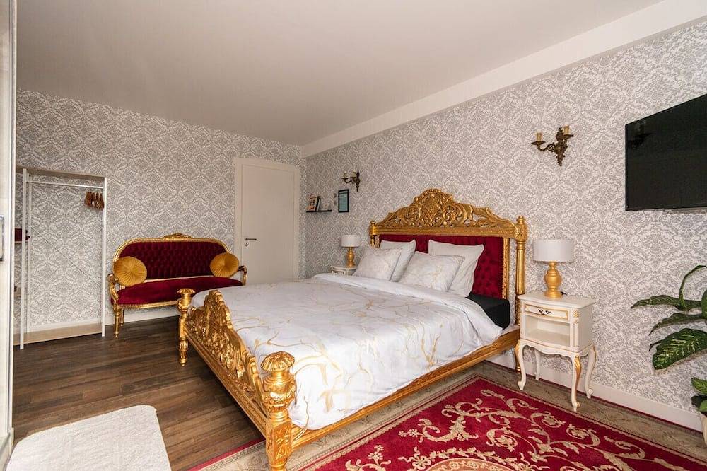 Ganze Wohnung, French Royal Room in Puttelange-aux-Lacs, Saargemünd