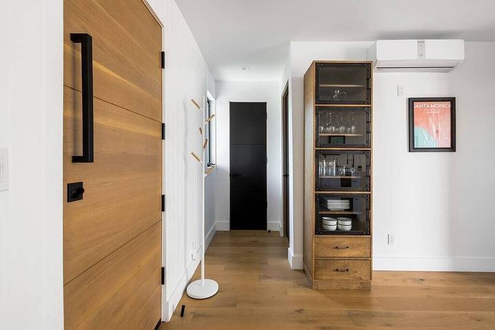 Vacation house for 2 people, with balcony and yard in Los Angeles