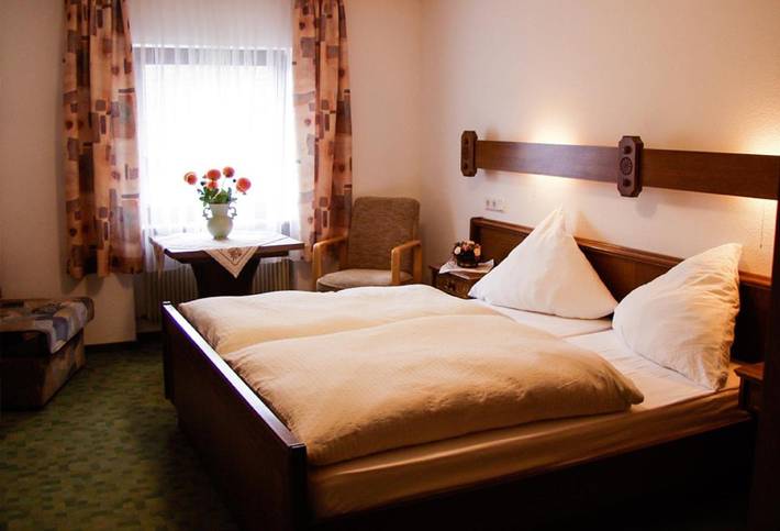 Hotel für 2 Personen, mit Garten in Zeitlofs - 4