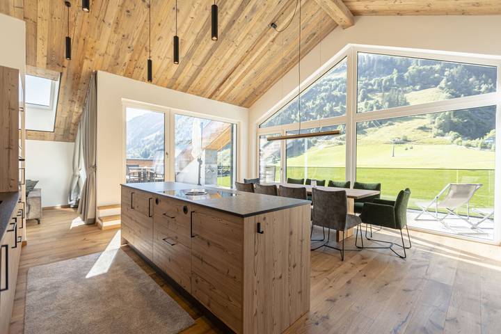 Ferienwohnung für 10 Personen, mit Balkon und Kinderpool in Rauris