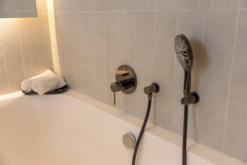 Geheel appartement, Spacious modern apartment-feels like home - short or long, park view - center! in Linz, Linz - Wels