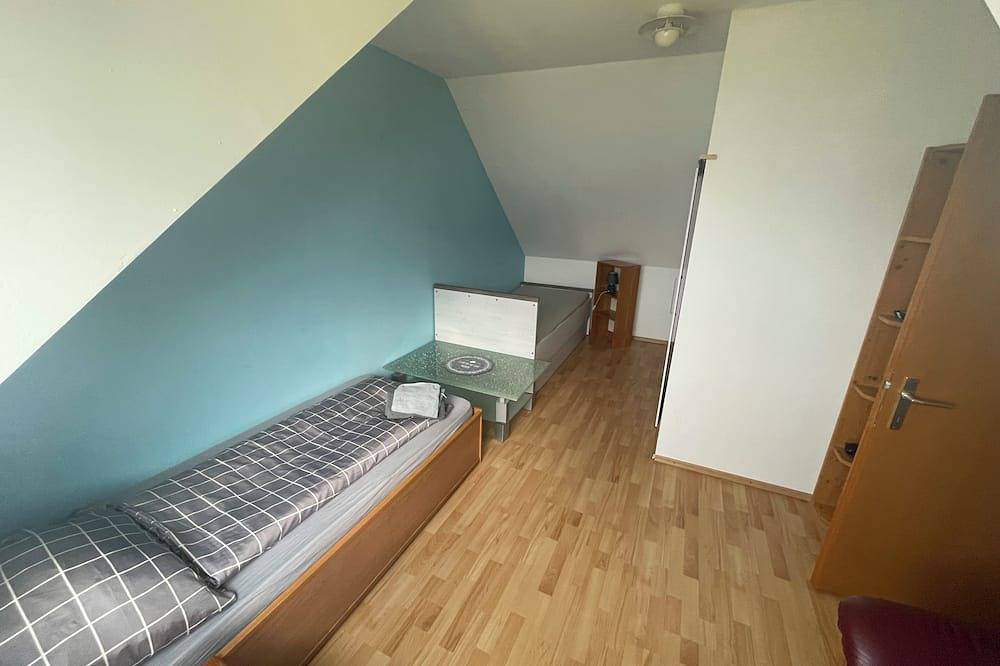Ganze Wohnung, Wunderschöne, ruhige Ferienwohnung am Mariengestüt am Kreuzberg in Reichenau an der Rax, Wiener Alpen in Niederösterreich