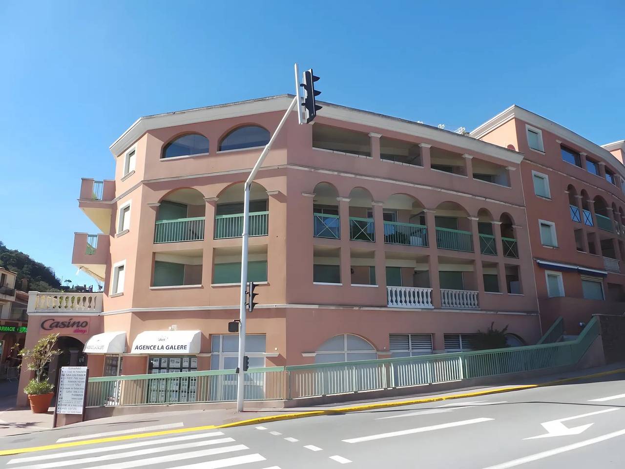 Apartamento entero, Apartamento «Los Pies en el Agua» con Wi-Fi in Théoule-sur-Mer, Massif de l'Esterel