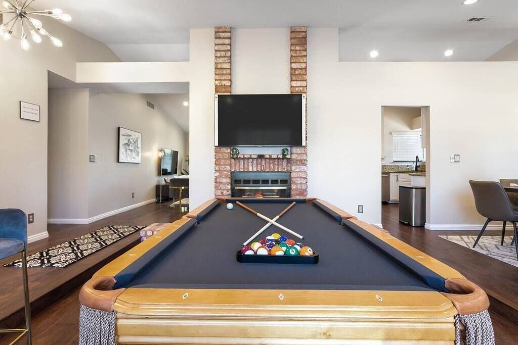 Dream Retreat-Remodeled 4Br w/ Pool & Spa and More in North Las Vegas, Nevada