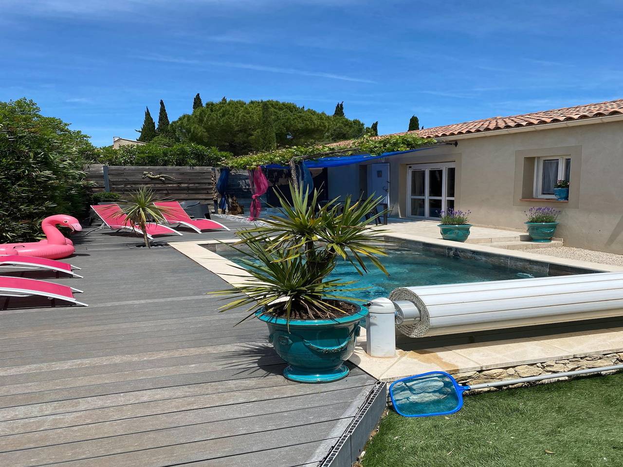 Sonnenverwöhnte Villa in Lirac in Tavel, Nimes und Umgebung