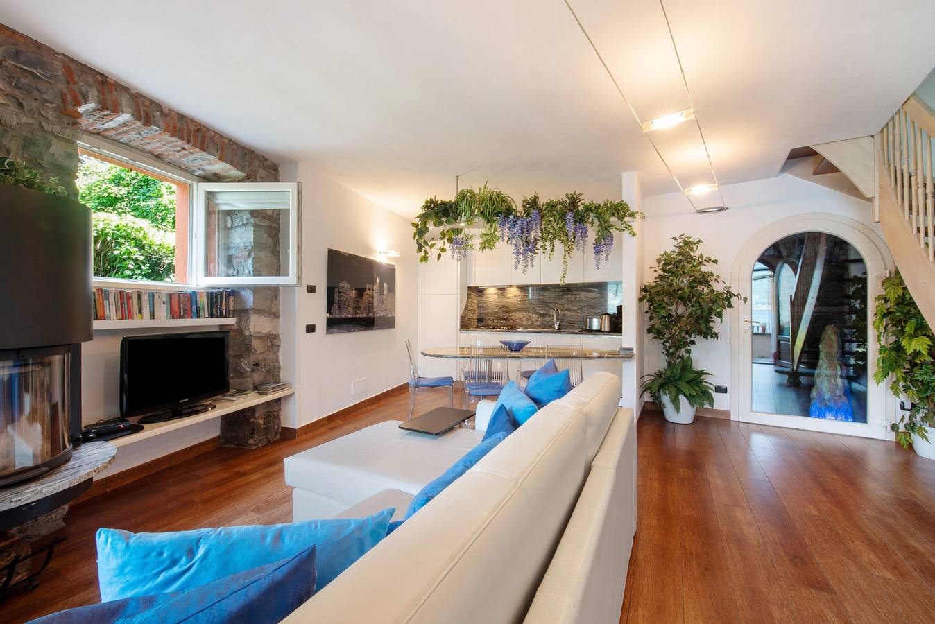 Luxuriöse Unterkunft am See mit Seeblick und Wlan in Lezzeno, Comer See