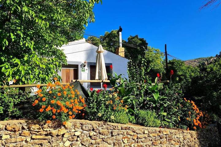 Romantic cottage with fireplace 1 bedroom next to hiking path in Nerpio, Albacete Provinz